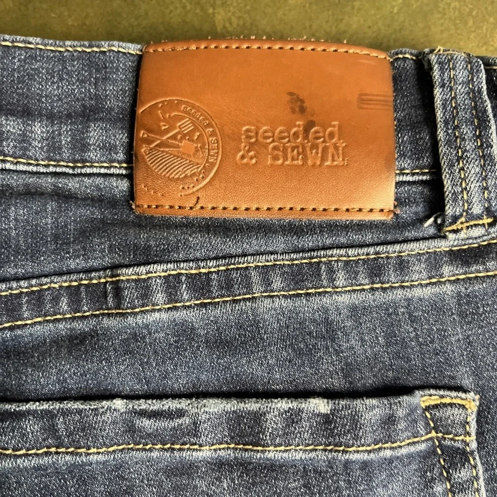 Seeded & Sewn Noah Medium Wash Denim Relaxed Straight Leg Jeans 34x32 Mens‎